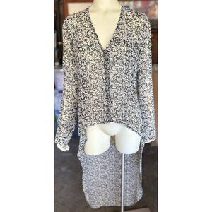 Stillwater Long Sleeve Cape Top High Low Shear Button Floral Black White XS